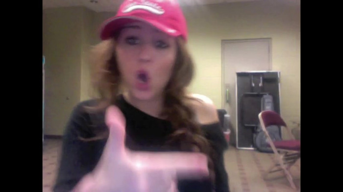 Miley Says Goodbye to Twitter 195