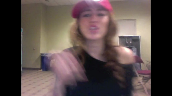 Miley Says Goodbye to Twitter 201