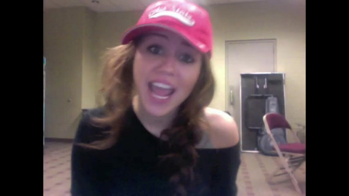 Miley Says Goodbye to Twitter 215