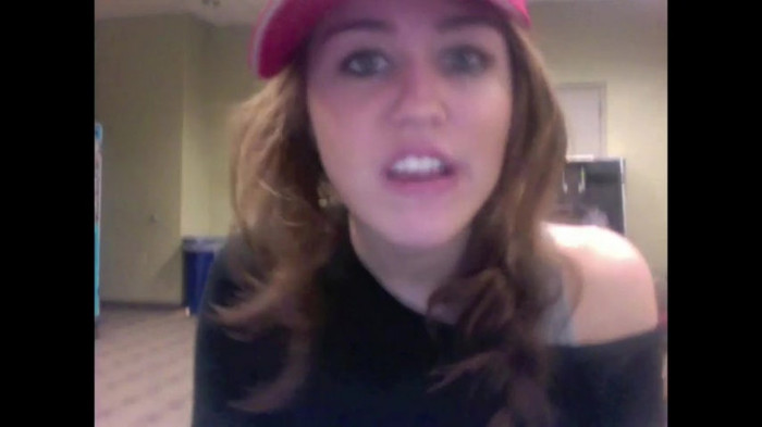 Miley Says Goodbye to Twitter 261