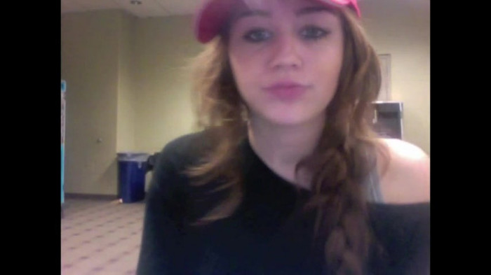 Miley Says Goodbye to Twitter 270