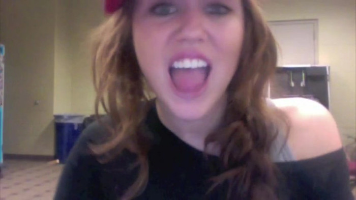 Miley Says Goodbye to Twitter 306