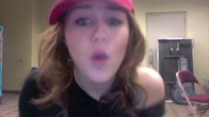 Miley Says Goodbye to Twitter 326