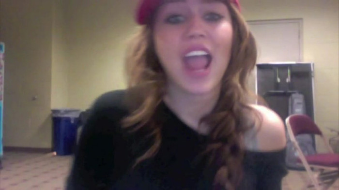 Miley Says Goodbye to Twitter 330