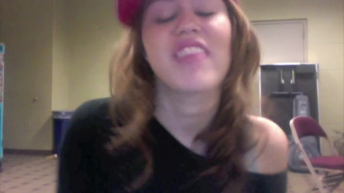 Miley Says Goodbye to Twitter 347