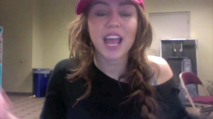 Miley Says Goodbye to Twitter 363