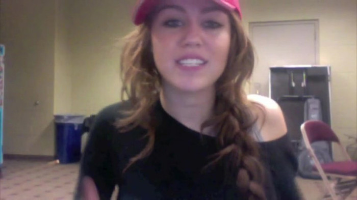 Miley Says Goodbye to Twitter 364