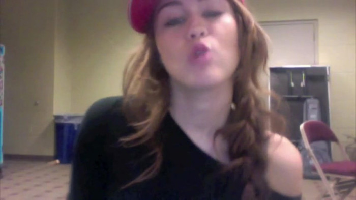 Miley Says Goodbye to Twitter 374