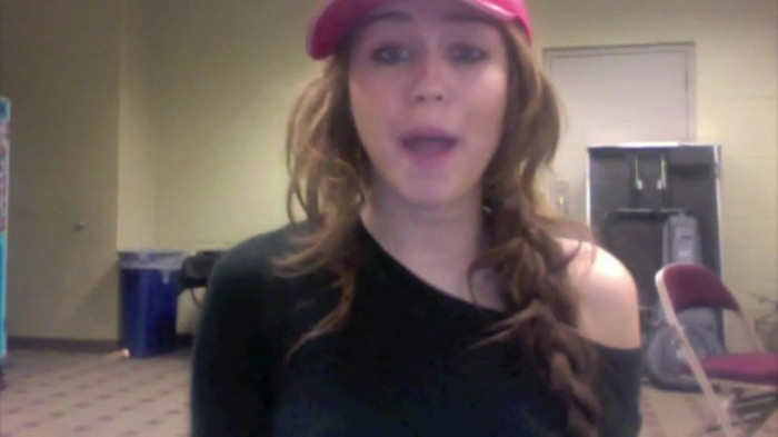 Miley Says Goodbye to Twitter 379
