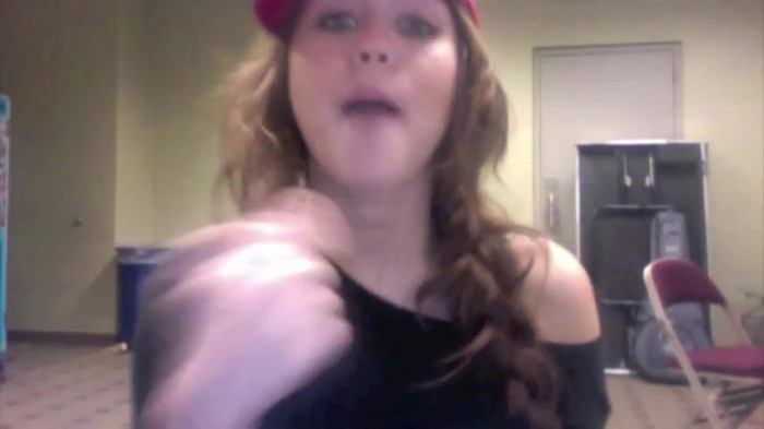 Miley Says Goodbye to Twitter 412