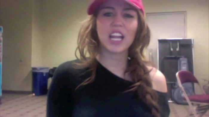 Miley Says Goodbye to Twitter 525 - Miley says Goodbye to Twitter 2009 - Captures 2