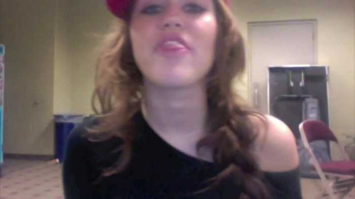 Miley Says Goodbye to Twitter 550