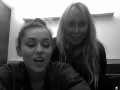 Miley & Tish _See you in Manila_ 041