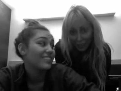 Miley & Tish _See you in Manila_ 158