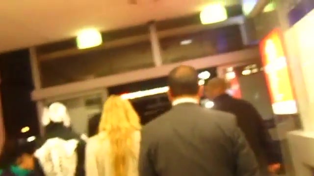 Miley Cyrus arriving_leaving sydney international airport 11