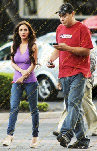 watermark2php2 - Anahi