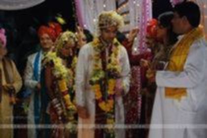39398056_LGMVLNGXF - Parul Chauhan_bridal