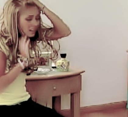 -puciatutu .{ Anniii _16