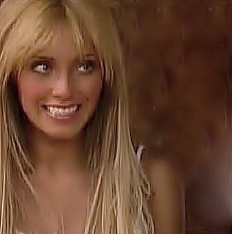 `Aniaaa_Anne { 332 }