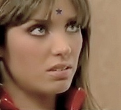 puciatutu } Anne2 . 6 - Mia Colucci 02