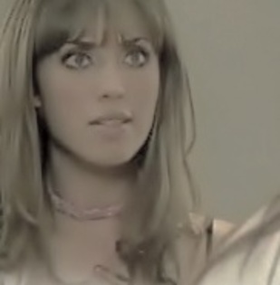 puciatutu } Anne2 . 83 - Mia Colucci 02