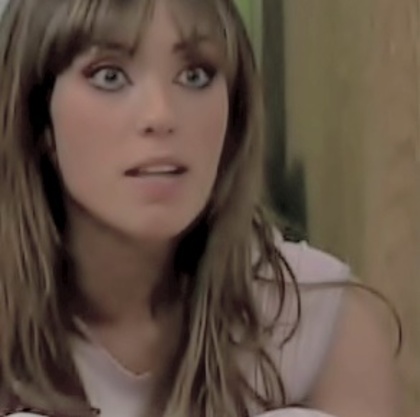 puciatutu } Anne2 . 96 - Mia Colucci 02
