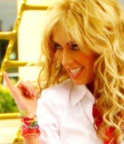 anahi (57)