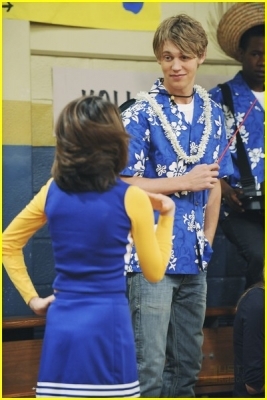 normal_selena-gomez-jennifer-stone-cheer-team-10 - Wizards Of Waverly Place - Positive Alex - Promotional Stills