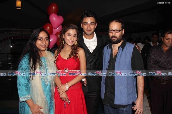 189280_159386687453314_159378824120767_353160_8036129_n - sara khan sadhna culoarea fericirii 2