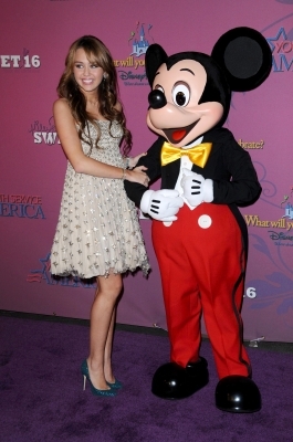 normal_081 - Sweet 16 Birthday Party at Disneyland on 05 10 2008 - Arrivals