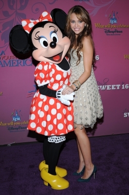 normal_109 - Sweet 16 Birthday Party at Disneyland on 05 10 2008 - Arrivals