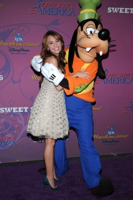 normal_111 - Sweet 16 Birthday Party at Disneyland on 05 10 2008 - Arrivals