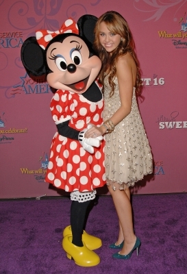 normal_05059-mileycyrus-sweet16celebrationdisneyland15-12 - Sweet 16 Birthday Party at Disneyland on 05 10 2008 - Arrivals