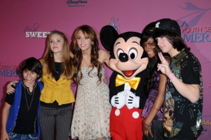normal_Miley_Emily_01 - Sweet 16 Birthday Party at Disneyland on 05 10 2008 - Arrivals