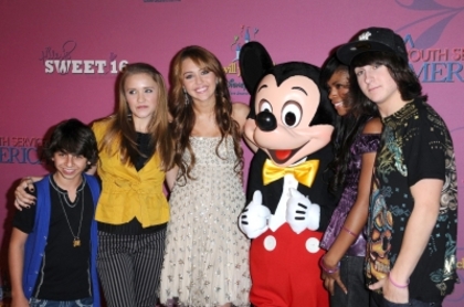 normal_Miley_Emily_04 - Sweet 16 Birthday Party at Disneyland on 05 10 2008 - Arrivals