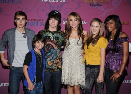 normal_Miley_Emily_10 - Sweet 16 Birthday Party at Disneyland on 05 10 2008 - Arrivals