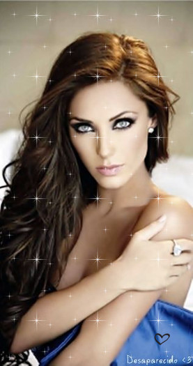 0093179247 - Anahi en Revista Caras glitery