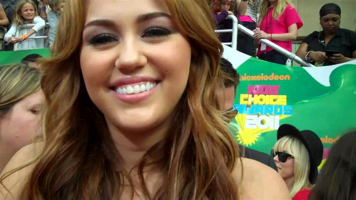 Miley Cyrus at the 2011 Kids\' Choice Awards 002