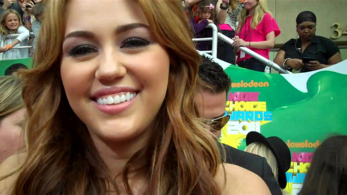 Miley Cyrus at the 2011 Kids\' Choice Awards 003