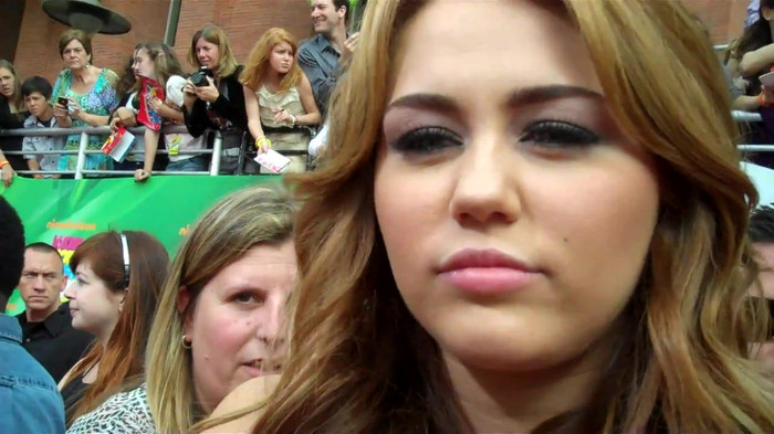 Miley Cyrus at the 2011 Kids\' Choice Awards 030