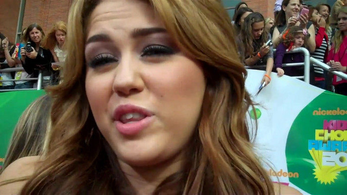 Miley Cyrus at the 2011 Kids\' Choice Awards 094 - Miley Cyrus at the 2011 Kids Choice Awards - Captures 1