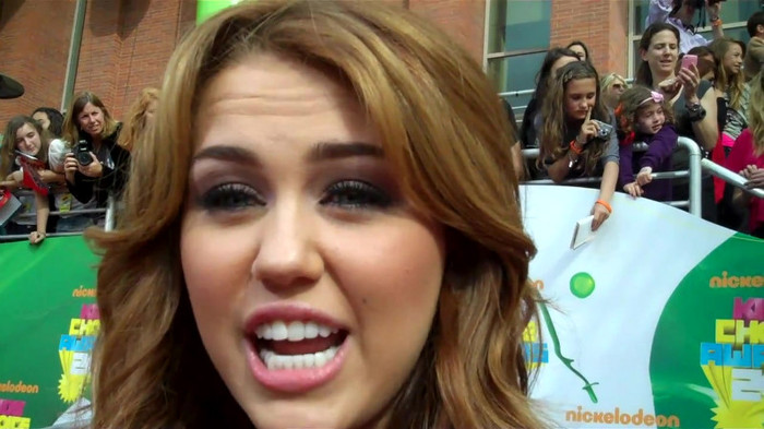 Miley Cyrus at the 2011 Kids\' Choice Awards 129 - Miley Cyrus at the 2011 Kids Choice Awards - Captures 1