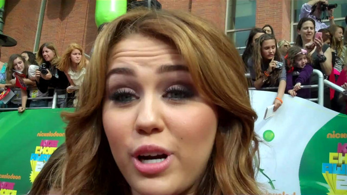 Miley Cyrus at the 2011 Kids\' Choice Awards 131 - Miley Cyrus at the 2011 Kids Choice Awards - Captures 1