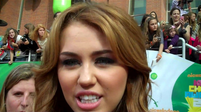 Miley Cyrus at the 2011 Kids\' Choice Awards 134 - Miley Cyrus at the 2011 Kids Choice Awards - Captures 1