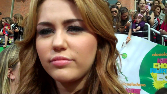 Miley Cyrus at the 2011 Kids\' Choice Awards 145 - Miley Cyrus at the 2011 Kids Choice Awards - Captures 1