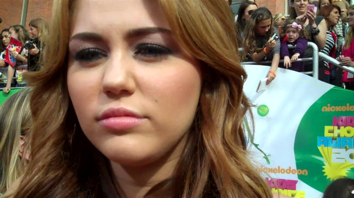 Miley Cyrus at the 2011 Kids\' Choice Awards 149 - Miley Cyrus at the 2011 Kids Choice Awards - Captures 1