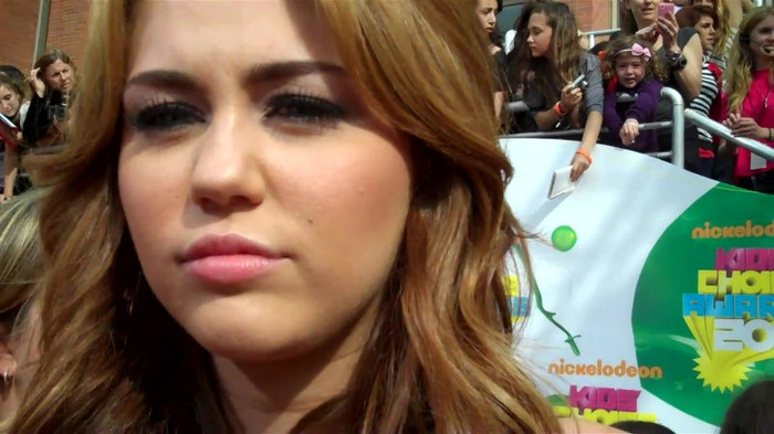 Miley Cyrus at the 2011 Kids\' Choice Awards 160 - Miley Cyrus at the 2011 Kids Choice Awards - Captures 1