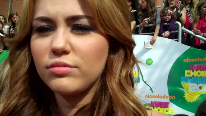 Miley Cyrus at the 2011 Kids\' Choice Awards 165 - Miley Cyrus at the 2011 Kids Choice Awards - Captures 1
