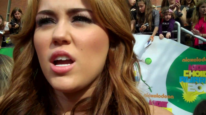 Miley Cyrus at the 2011 Kids\' Choice Awards 173 - Miley Cyrus at the 2011 Kids Choice Awards - Captures 1