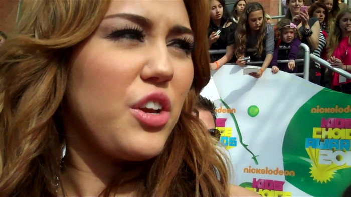 Miley Cyrus at the 2011 Kids\' Choice Awards 185 - Miley Cyrus at the 2011 Kids Choice Awards - Captures 1